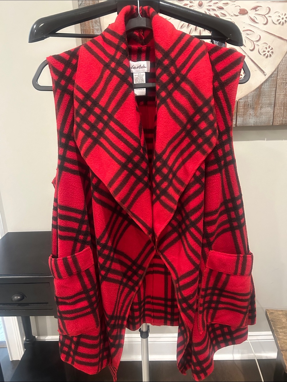 La Moda Women's Red & Black Plaid Open-Front Vest Tagged Size Small-Large